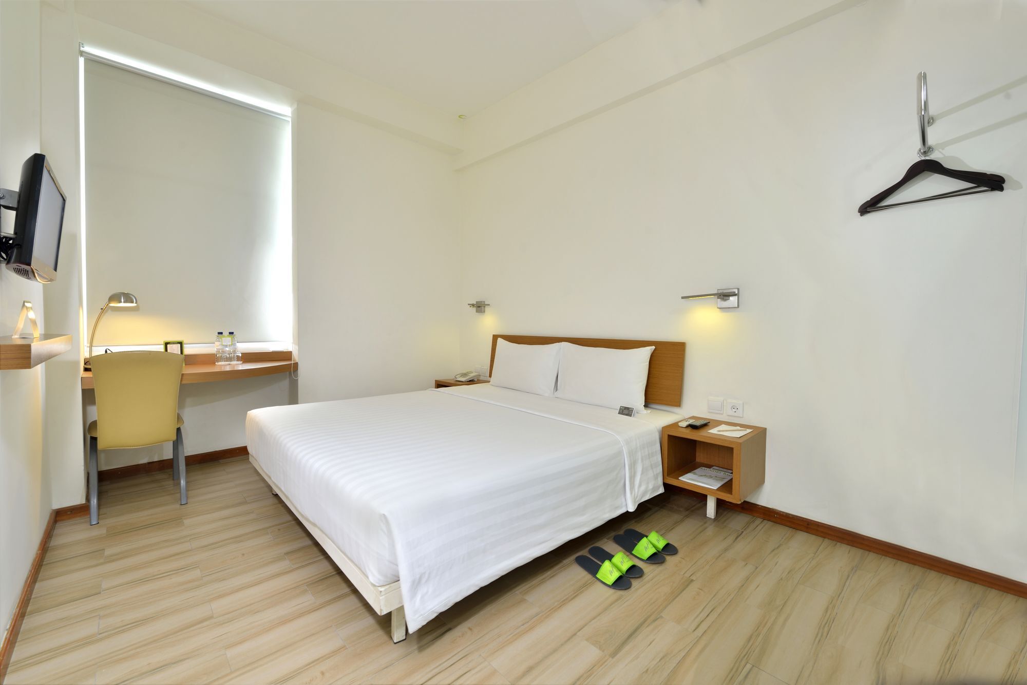 Whiz Hotel Malioboro Yogyakarta Exterior photo